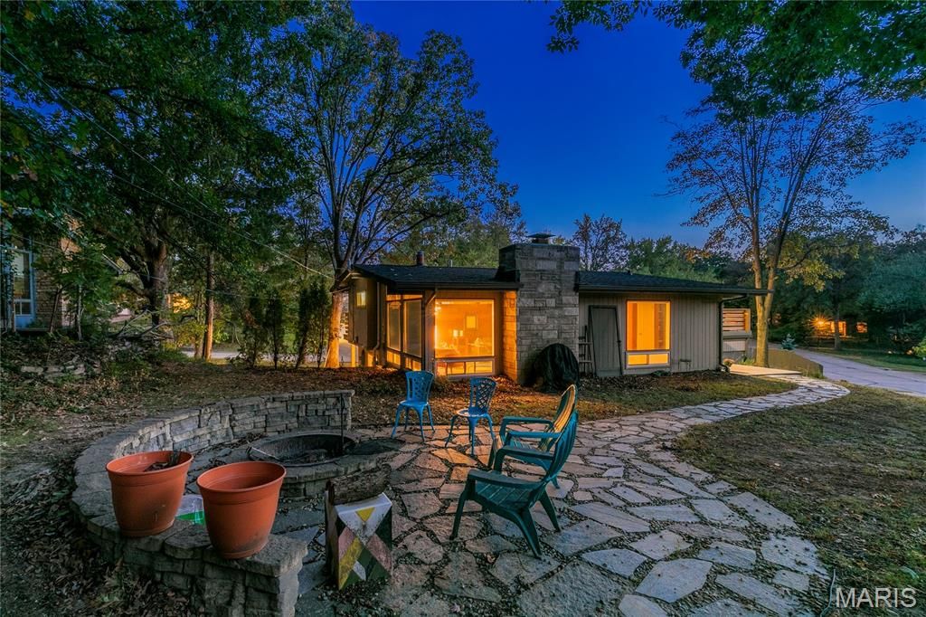 Photo of 680 Craigwoods Drive, Kirkwood, MO 63122 (MLS # 25067565)