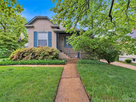 Tiny photo for 440 E Bradford Avenue, Webster Groves, MO 63119 (MLS # 26019232)