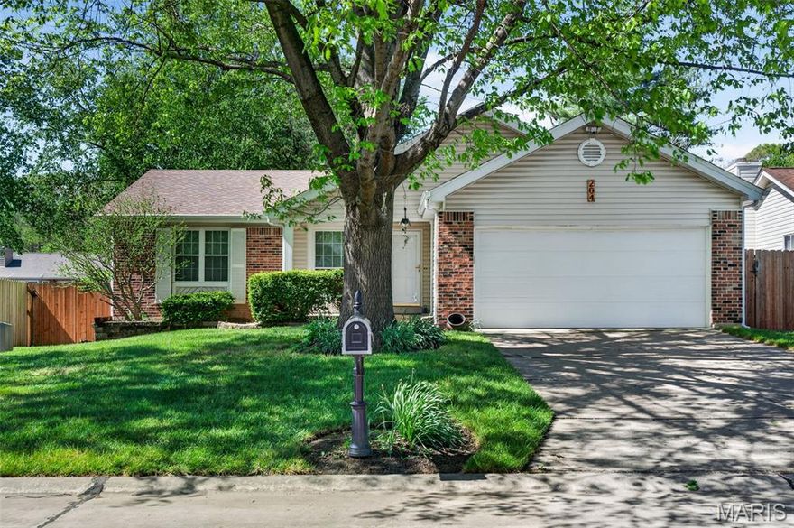 Welcome to 204 Addison Drive in O’Fallon! Charming 3 bed, 2 bath ranch in a sought-after neighborhood featuring LVP flooring throughout the main level, spacious great room with gas fireplace, and abundant natural light. Kitchen offers stainless steel appliances and ample cabinet space. Primary suite includes en suite bath with double sinks, soaking tub, and separate shower. Enjoy main floor laundry, fenced backyard, and 2-car garage. Community amenities include pool, tennis courts, and basketball area. Move-in ready!