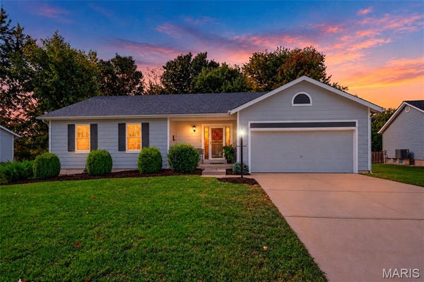 120 OAK VALLEY DR, SAINT PETERS, MO 63376 - Image a674dadf2c3ba3bfbb54bde37ab25a7c/922334246