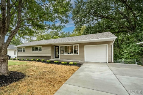 Photo of 133 Embassy Lane, Kirkwood, MO 63122 (MLS # 26060863)
