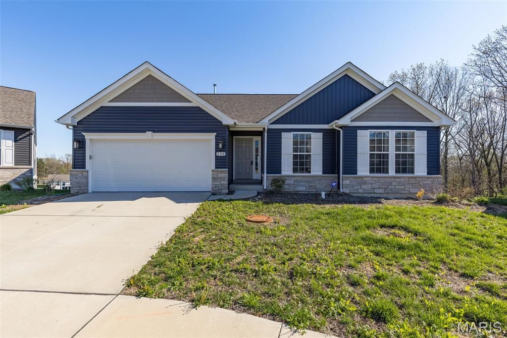 Photo of 256 Savannah Ridge Court, Fenton, MO 63026 (MLS # 26019115)