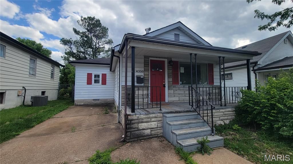Photo of 4350 Bingham Avenue, St Louis, MO 63116 (MLS # 26027277)