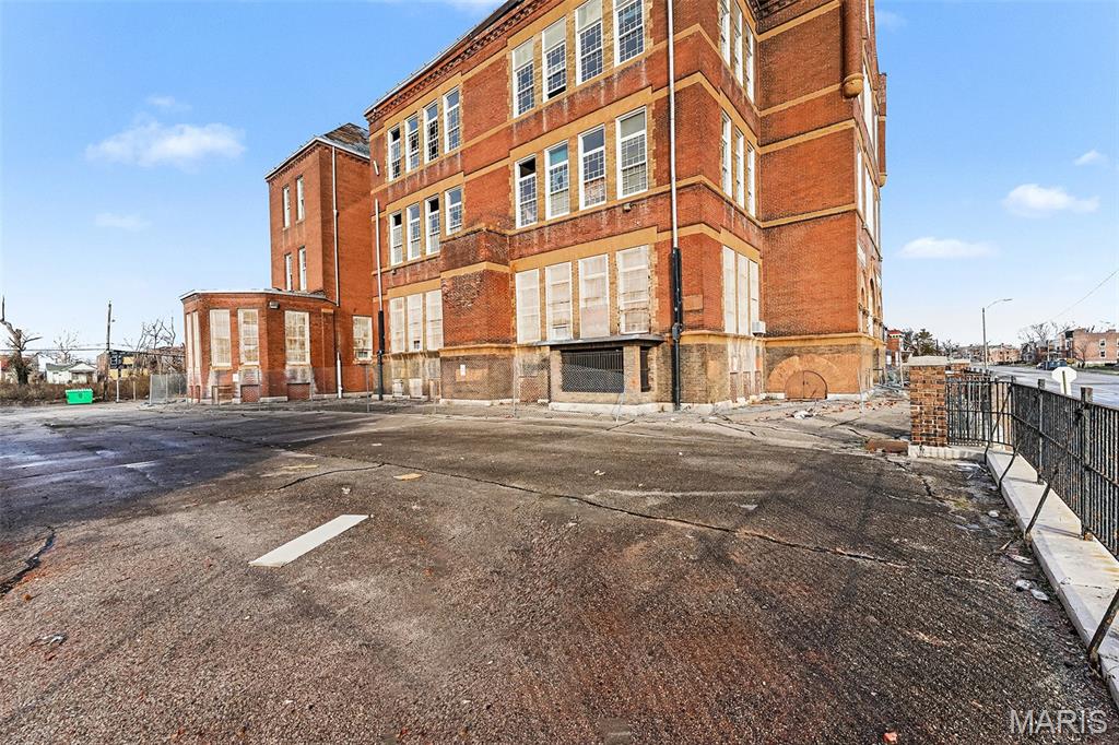 Aubert Place Add - Commercial Sale