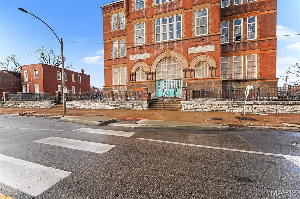 Aubert Place Add - Commercial Sale