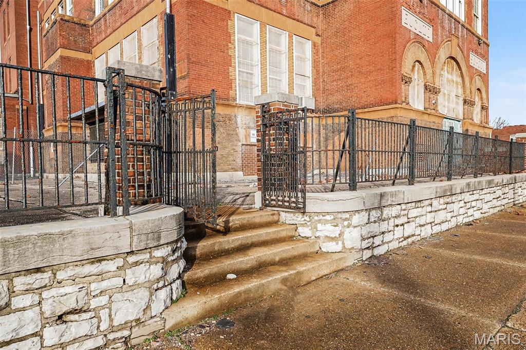 Aubert Place Add - Commercial Sale