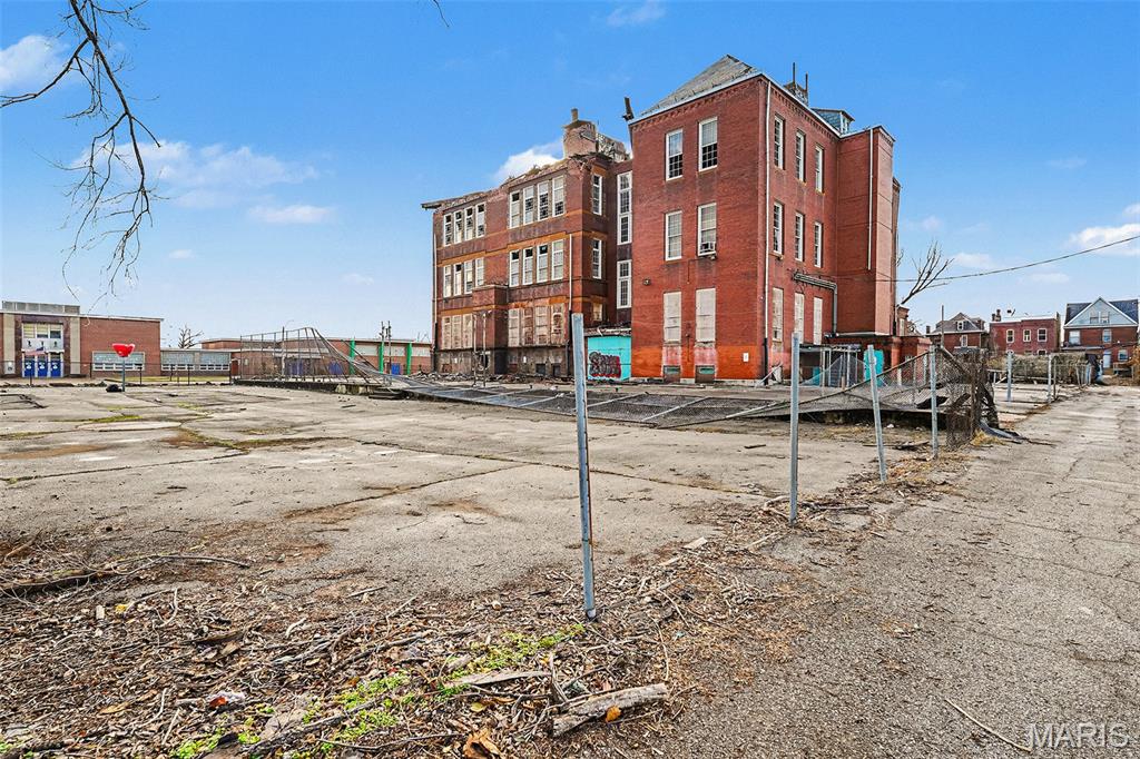 Aubert Place Add - Commercial Sale