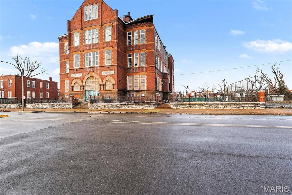 Aubert Place Add - Commercial Sale