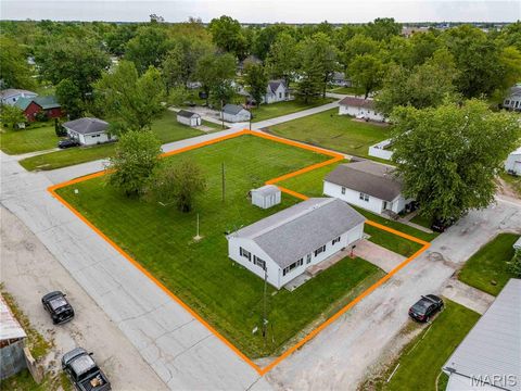 Photo of 2 Garden Lane, Monroe City, MO 63456 (MLS # 26031125)