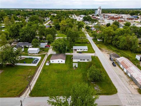 Tiny photo for 2 Garden Lane, Monroe City, MO 63456 (MLS # 26031125)