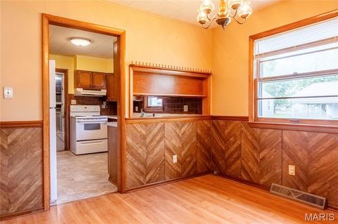 Tiny photo for 2 Garden Lane, Monroe City, MO 63456 (MLS # 26031125)