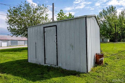 Tiny photo for 2 Garden Lane, Monroe City, MO 63456 (MLS # 26031125)