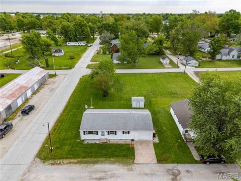 Tiny photo for 2 Garden Lane, Monroe City, MO 63456 (MLS # 26031125)