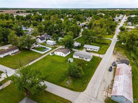Tiny photo for 2 Garden Lane, Monroe City, MO 63456 (MLS # 26031125)