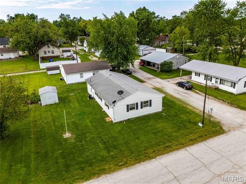 Tiny photo for 2 Garden Lane, Monroe City, MO 63456 (MLS # 26031125)