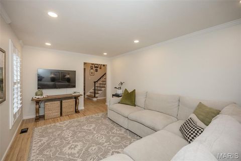 Tiny photo for 6 Pittsfield Court, Chesterfield, MO 63017 (MLS # 26011665)