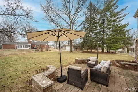 Tiny photo for 6 Pittsfield Court, Chesterfield, MO 63017 (MLS # 26011665)