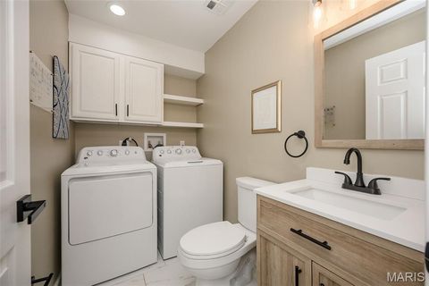 Tiny photo for 6 Pittsfield Court, Chesterfield, MO 63017 (MLS # 26011665)