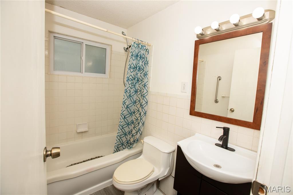 Cuba, Missouri 65453, United States, 2 Bedrooms Bedrooms, ,1 BathroomBathrooms,Residential,Pending,195904