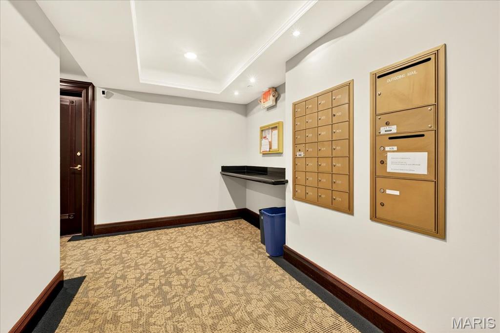 St Louis, Missouri 63108, United States, 2 Bedrooms Bedrooms, ,2 BathroomsBathrooms,Residential,Active,196012