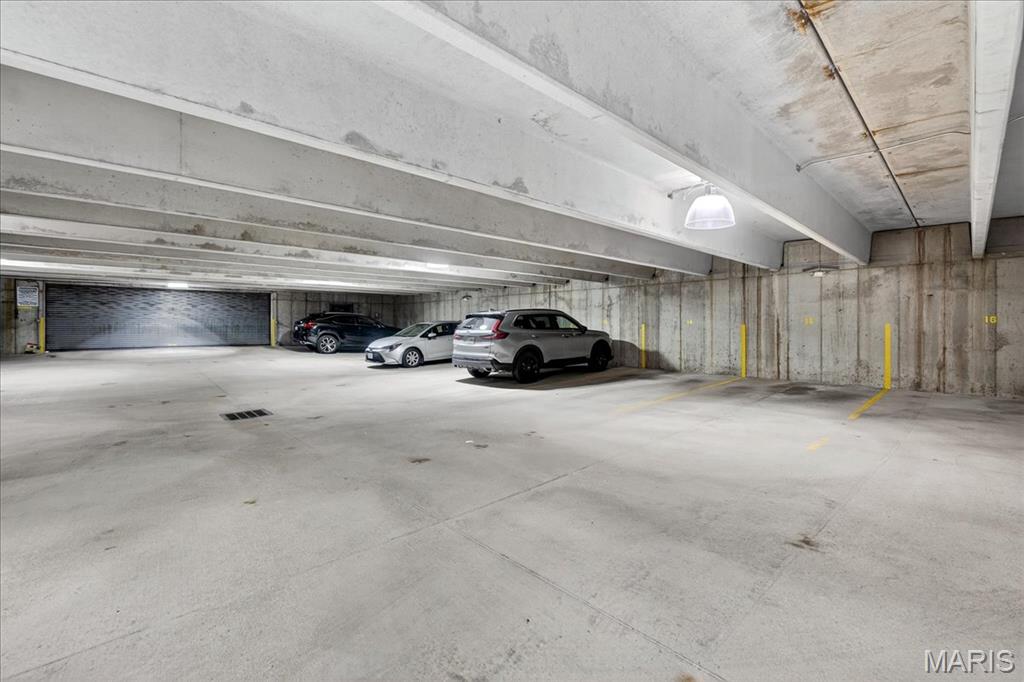 St Louis, Missouri 63108, United States, 2 Bedrooms Bedrooms, ,2 BathroomsBathrooms,Residential,Active,196012