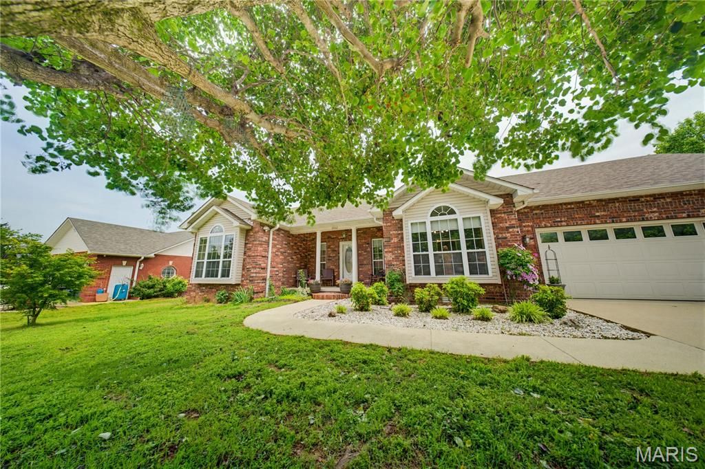 Photo of 2802 Virginia Lane, Poplar Bluff, MO 63901 (MLS # 26028560)