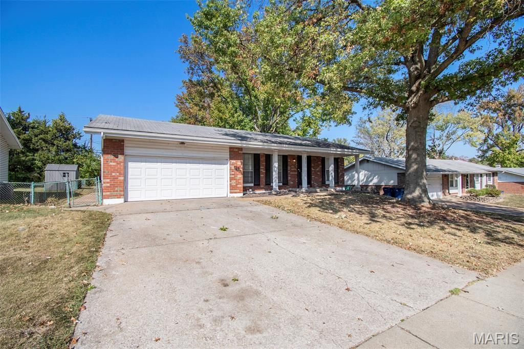 Photo of 4327 Sulla Drive, St Louis, MO 63033 (MLS # 25071322)