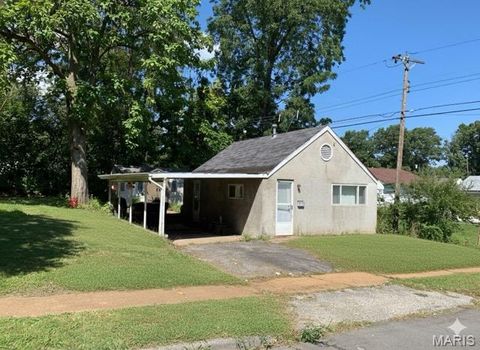 1947 Spencer Avenue Overland MO 63114