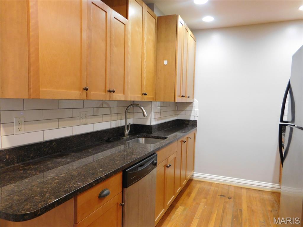 757 Syracuse Avenue 1N