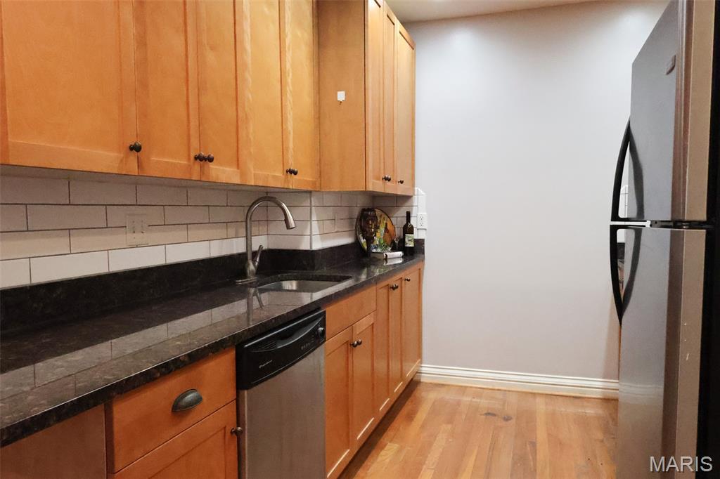 757 Syracuse Avenue 1N