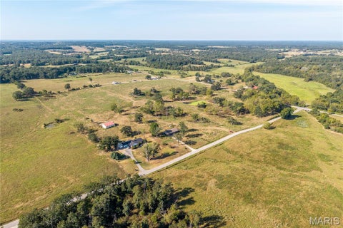 Tiny photo for 2 Equestrian Road, Lebanon, MO 65536 (MLS # 26068824)