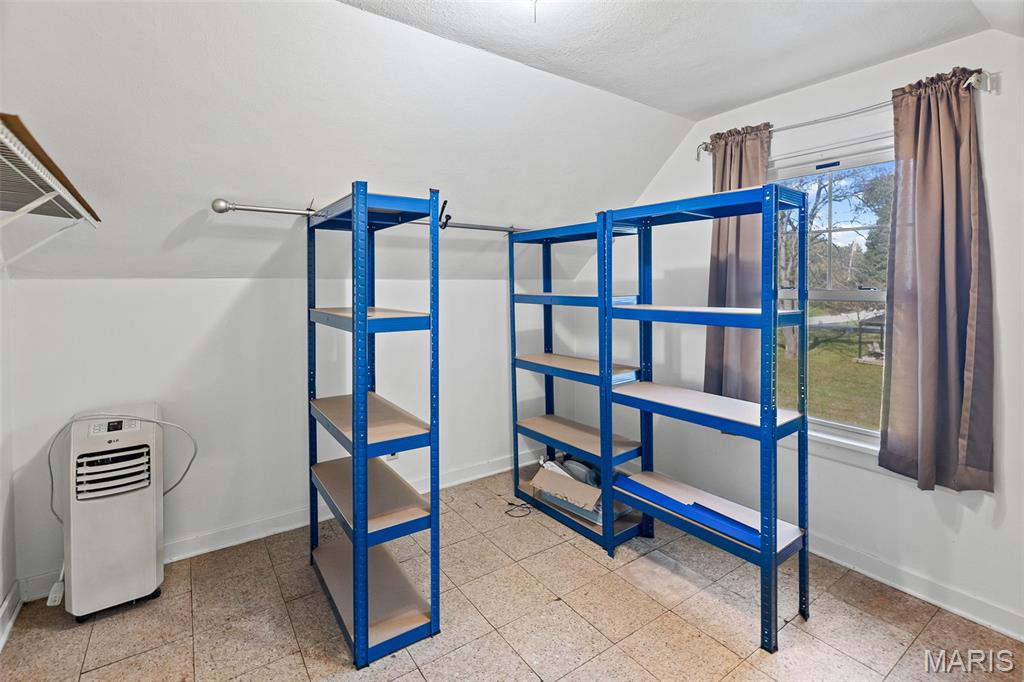 Caseyville, Illinois 62232, United States, 2 Bedrooms Bedrooms, ,1 BathroomBathrooms,Residential,Active,231109