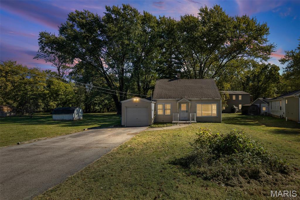 Caseyville, Illinois 62232, United States, 2 Bedrooms Bedrooms, ,1 BathroomBathrooms,Residential,Active,231109