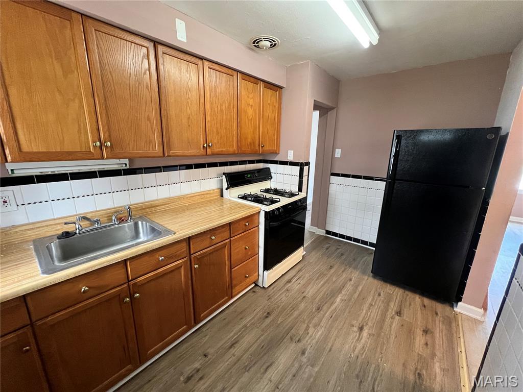 Bissell Hills 6 - Residential Lease