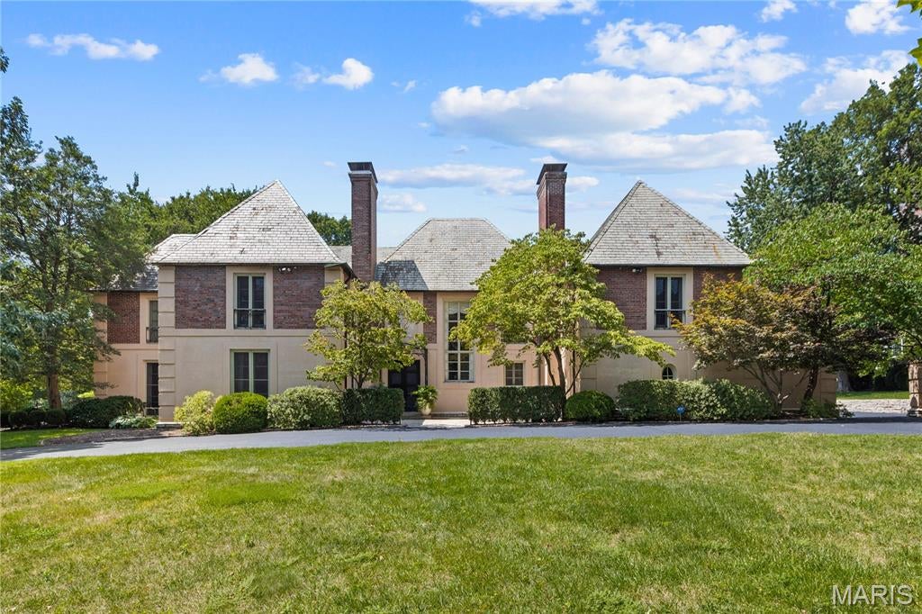 12 Carrswold Drive
