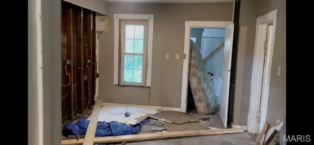 West Walnut Manor - Residential