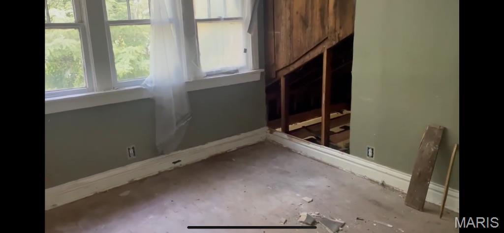 West Walnut Manor - Residential