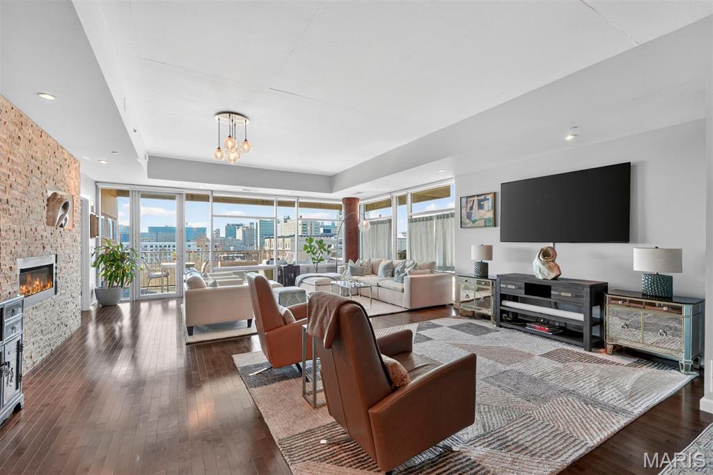 4545 Lindell - Residential