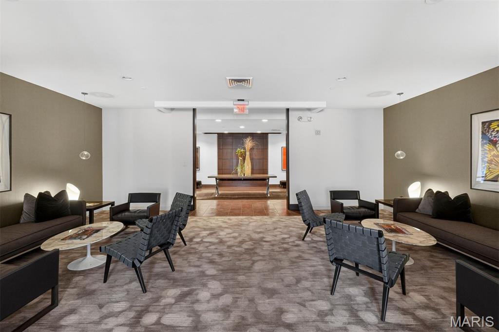 4545 Lindell - Residential