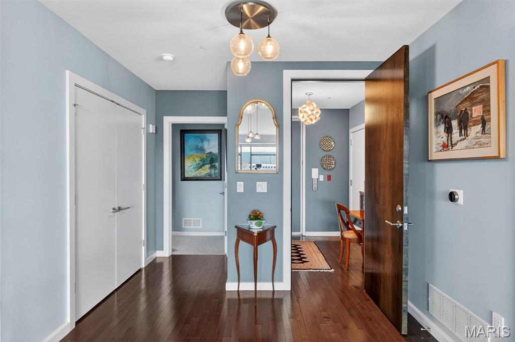 4545 Lindell - Residential