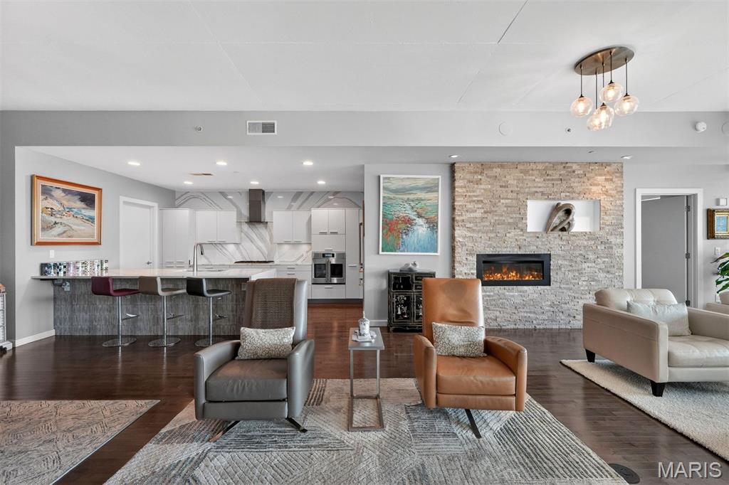 4545 Lindell - Residential