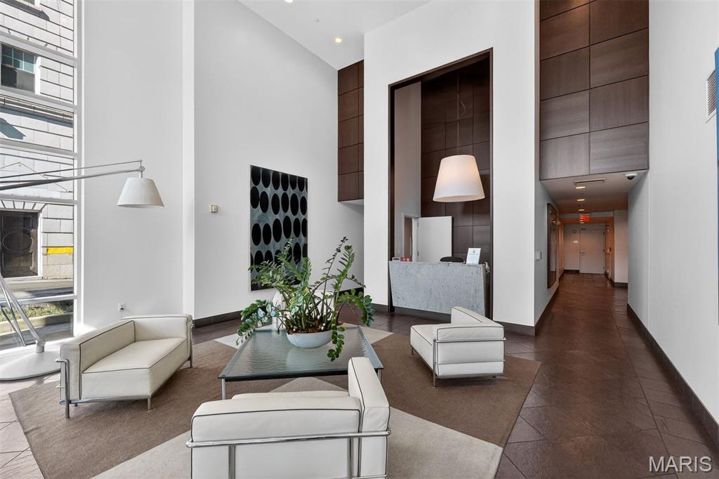 4545 Lindell - Residential