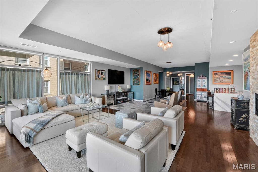 4545 Lindell - Residential