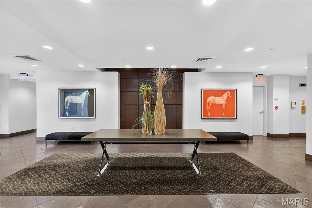 4545 Lindell - Residential