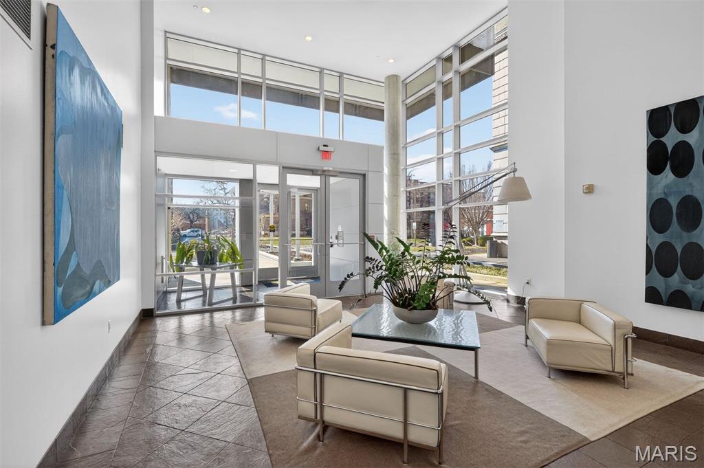 4545 Lindell - Residential