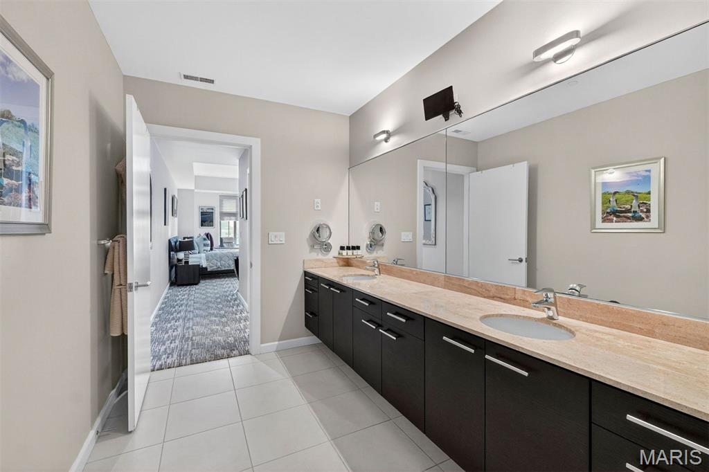 4545 Lindell - Residential