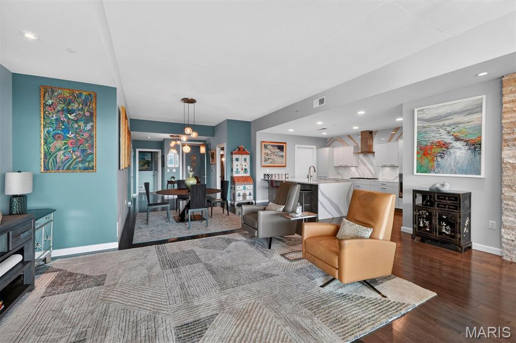 4545 Lindell - Residential