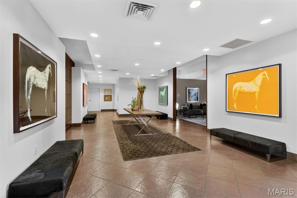 4545 Lindell - Residential