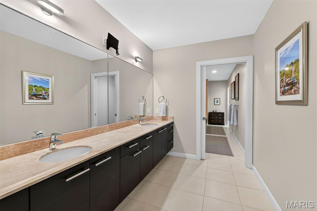 4545 Lindell - Residential