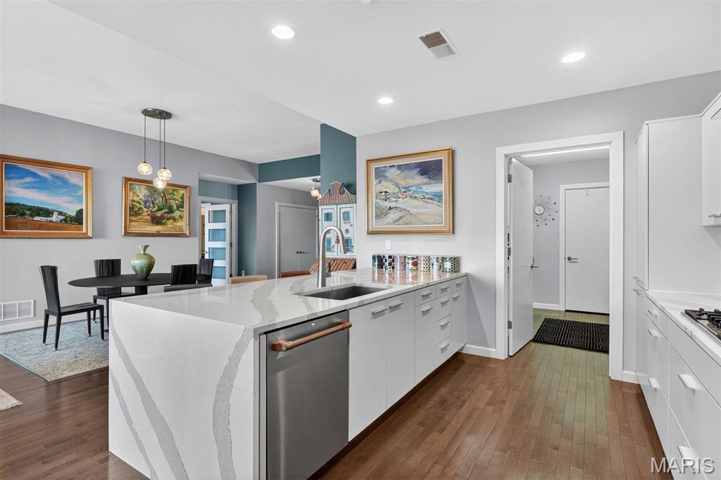 4545 Lindell - Residential